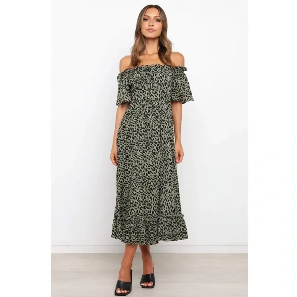 Petal & Pup Remy Dress Emerald Size 8 Animal Print Off The Shoulder Ruffle Midi - Picture 3 of 15